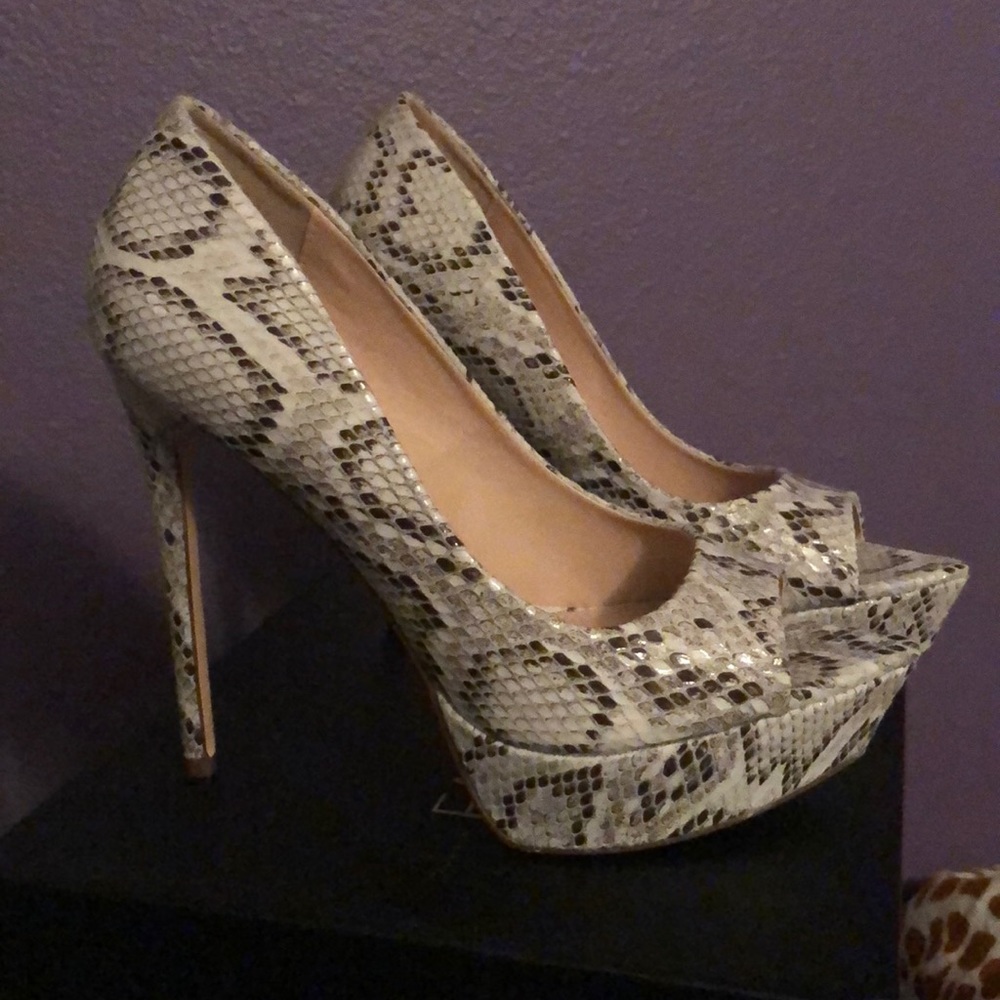 Snake skin Fashion Nova Heels